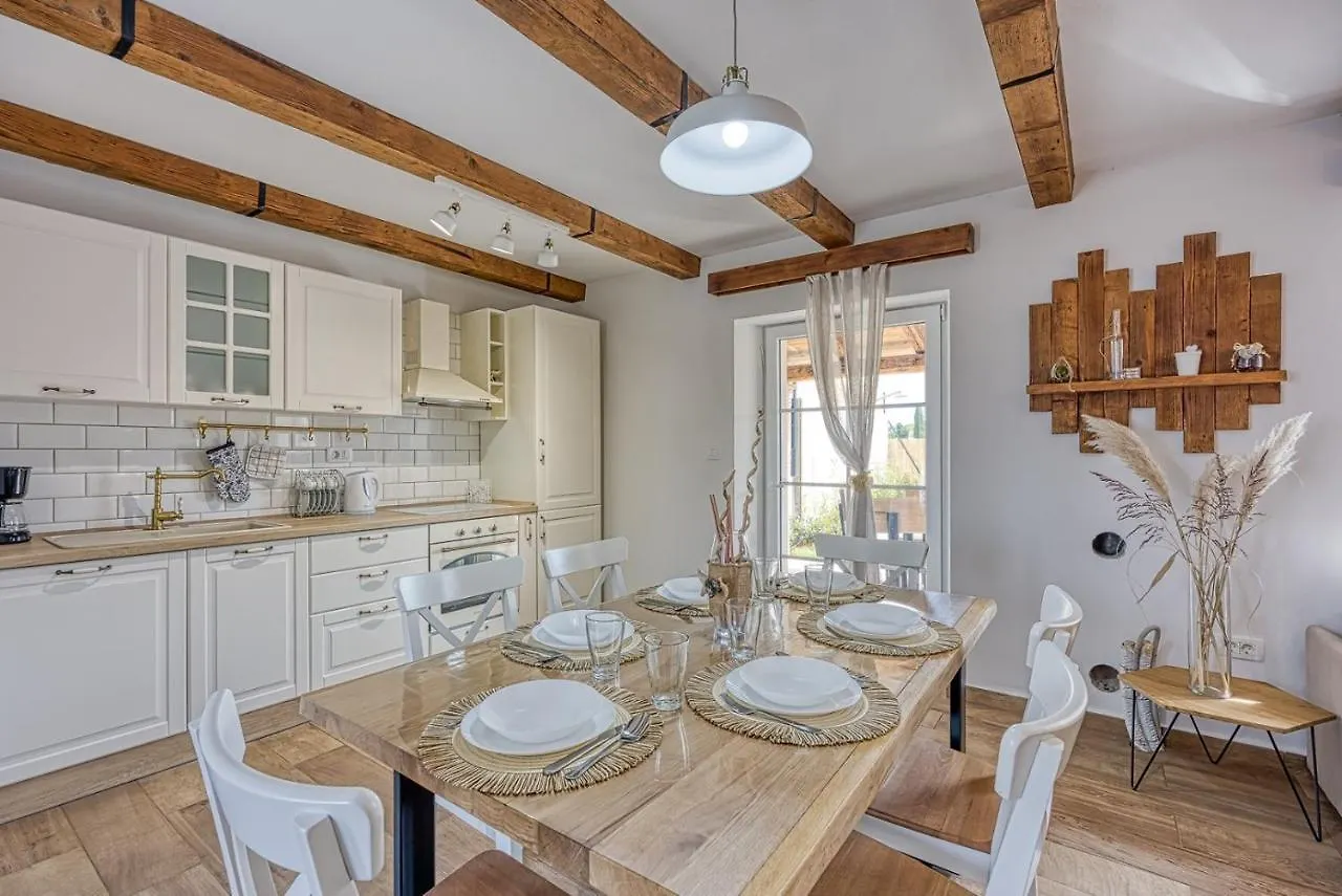 Villa Casa Darel With Whirlpool à Vižinada