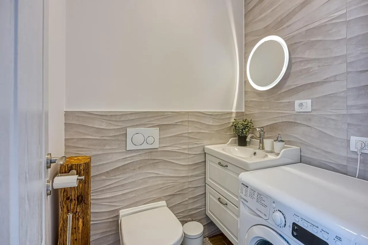 Hébergement de vacances Villa Casa Darel With Whirlpool à Vižinada